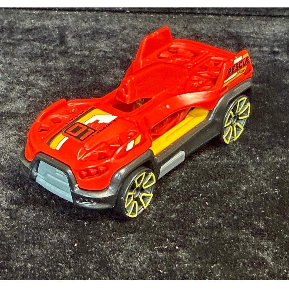 Hot Wheels-Drone Duty Rescue & Batman Arkham Knight Batmobile Camo Diecast Lot